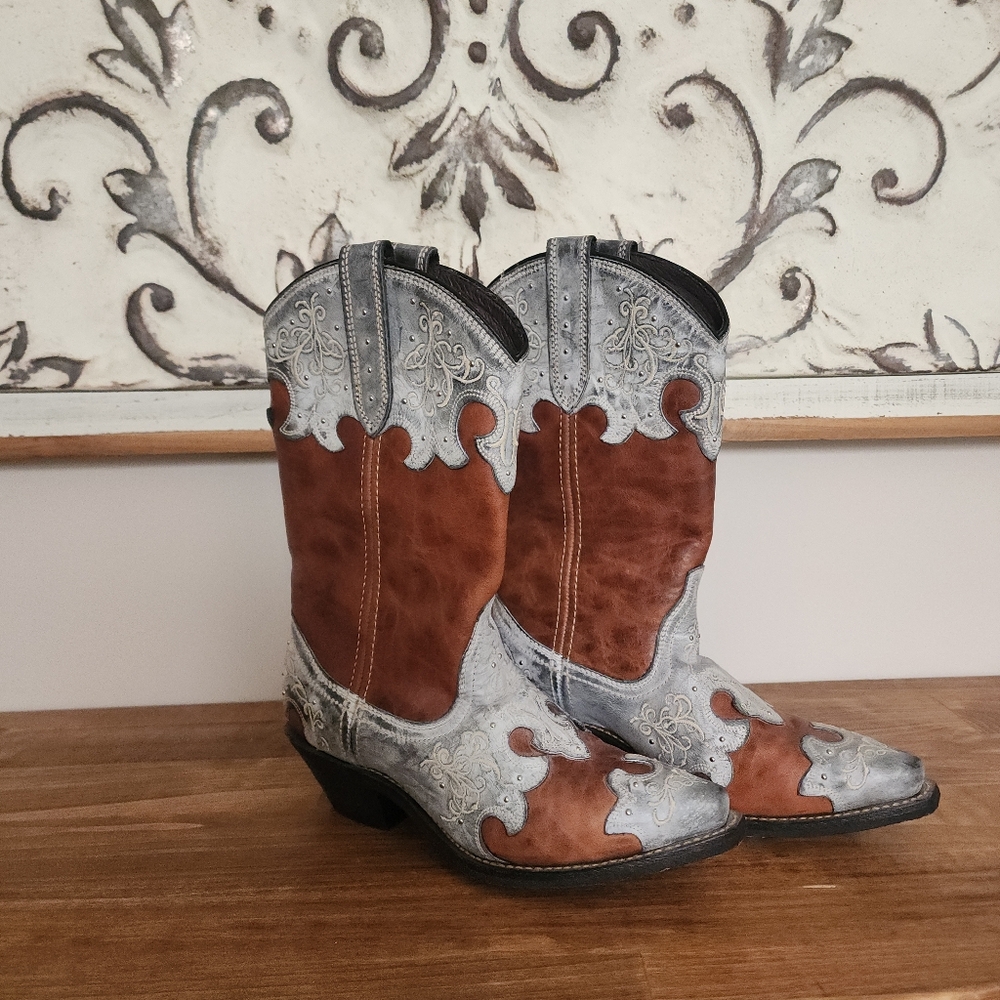 Very Cute Brown and Gray Western Boots